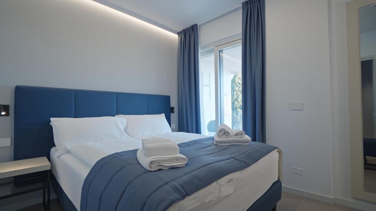 Hotel Cristal Sirmione Exteriör bild